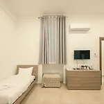 O'clock Malta فندق 3*