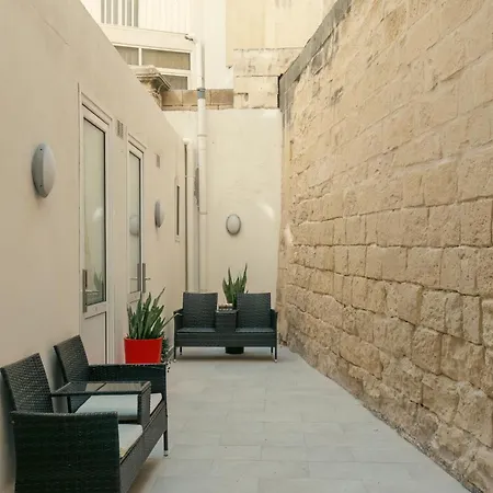 O'clock Malta