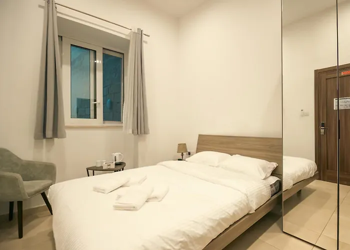 Hotel O'clock Malta Sliema