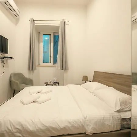Bed & Breakfast O'clock Malta 3*