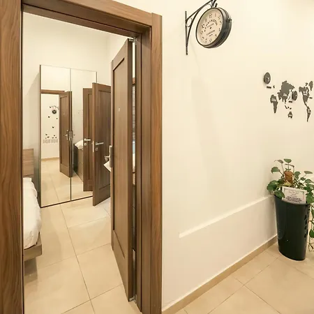 Bed & Breakfast O'clock Malta Sliema