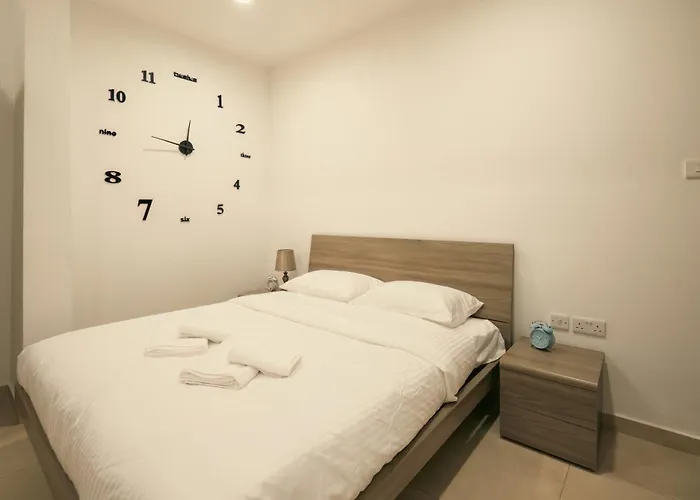 O'clock Malta 3* 슬리에마