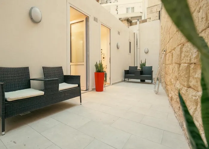 O'clock Malta מלון 3*