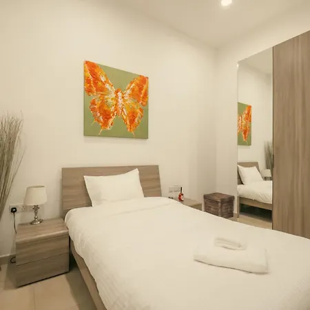 O'clock Malta 3* スリーマ