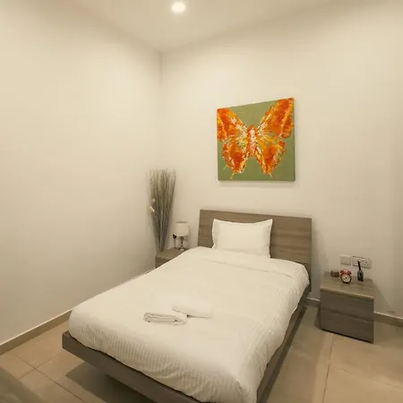 O'clock Malta 3* スリーマ