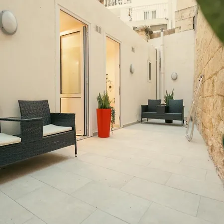 O'clock Malta ベッド・アンド・ブレックファスト 3*