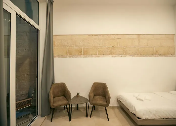 B&B O'clock Malta Sliema