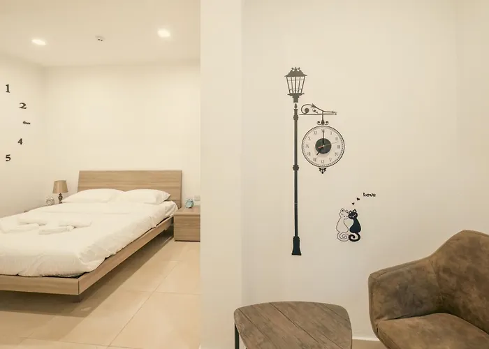 O'clock Malta B&B Sliema