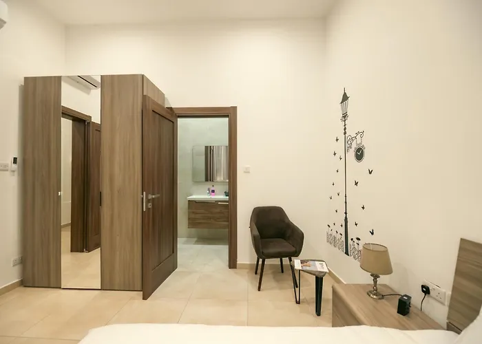 O'clock Malta Sliema